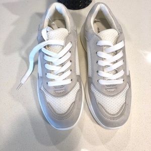 Madden girl/Steve Madden sneakers size 6